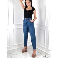Джинсы  Mom fit с завышенной талией сверху с выточками