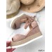 Босоножки на танкетке