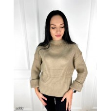 Свитер со спущеным плечом