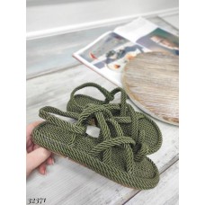 Босоножки через пальчик плетеные