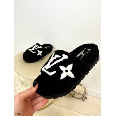 Шлепанцы текстильные LV