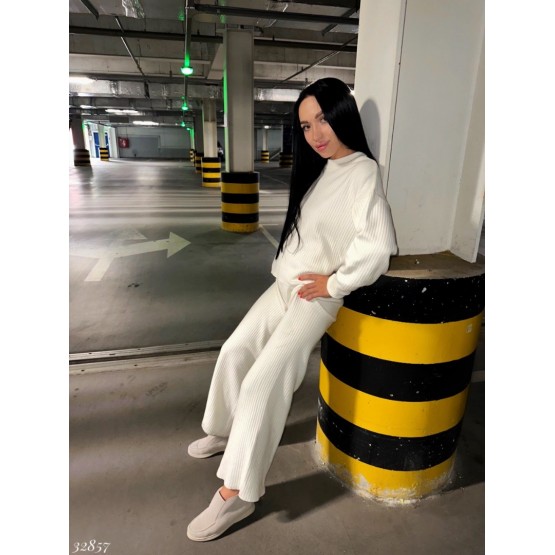 Высокие лоферы Nina Mi, бежевая подошва.