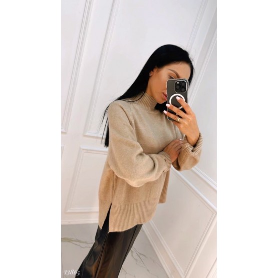 Свитер шерстяной теплый