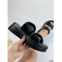 Шлепанцы на высокой подошве