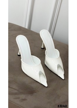 Мюли с деликатным вырезом