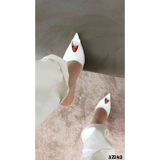 Мюли с деликатным вырезом