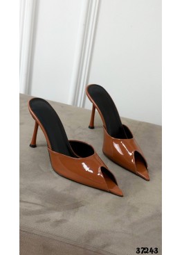 Мюли с деликатным вырезом