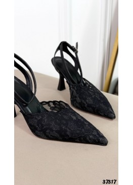 Кружевные туфли