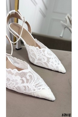 Кружевные туфли