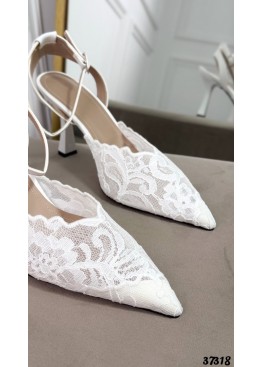 Кружевные туфли
