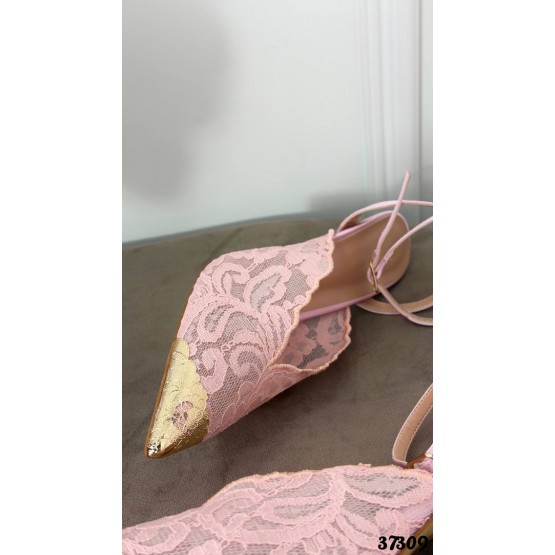 Кружевные туфли