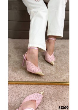 Кружевные туфли