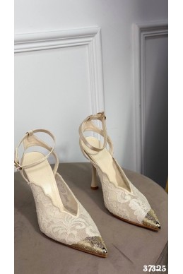 Кружевные туфли