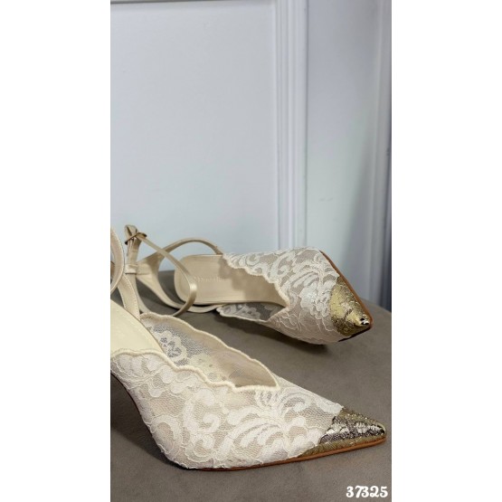 Кружевные туфли