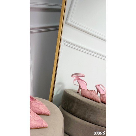 Кружевные туфли