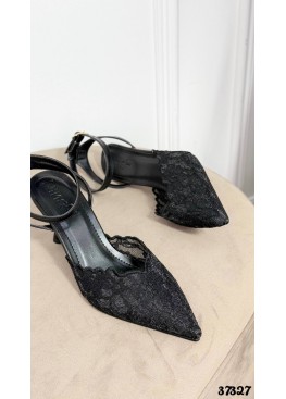 Кружевные туфли