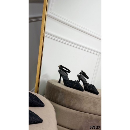 Кружевные туфли