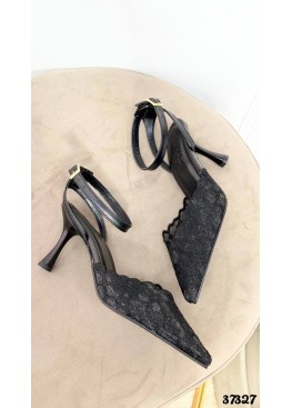 Кружевные туфли