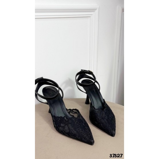Кружевные туфли