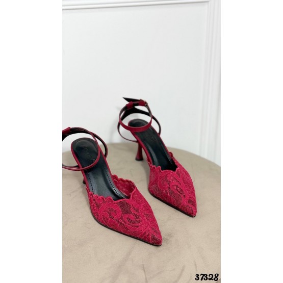 Кружевные туфли