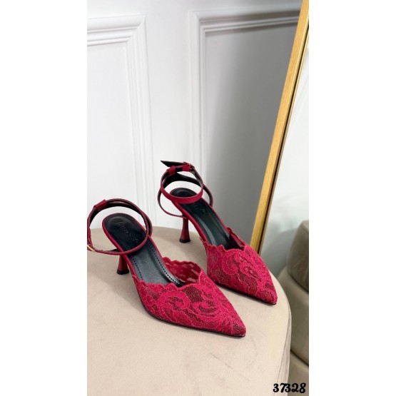 Кружевные туфли