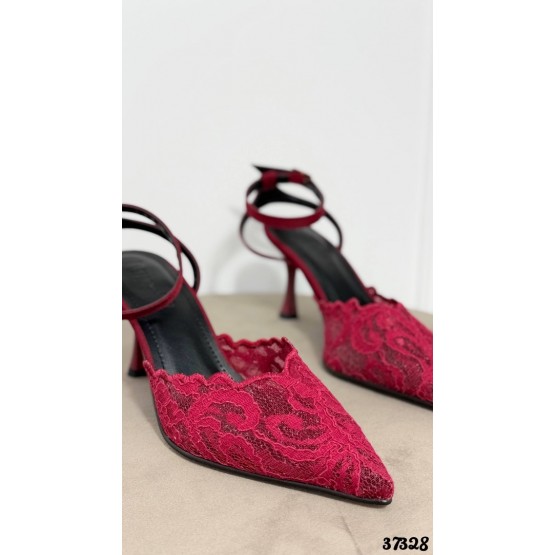 Кружевные туфли