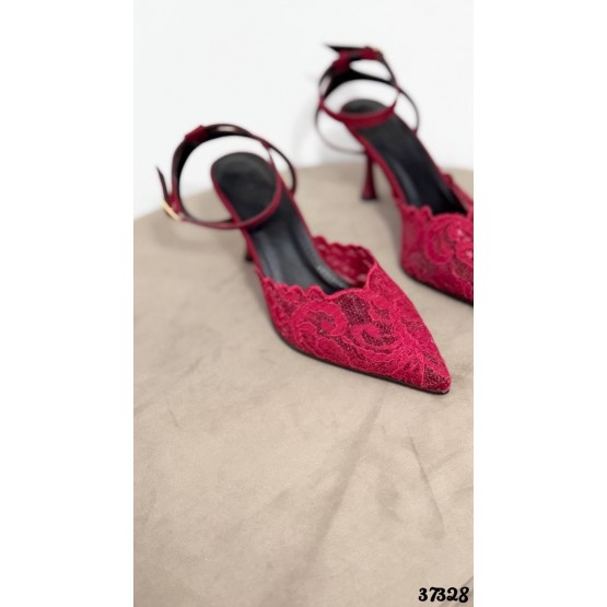 Кружевные туфли